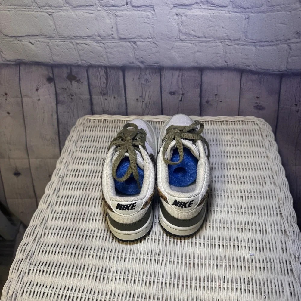 Nike‎ Dunk Low Olive  DX9282-100y Youth 4.5. EUC